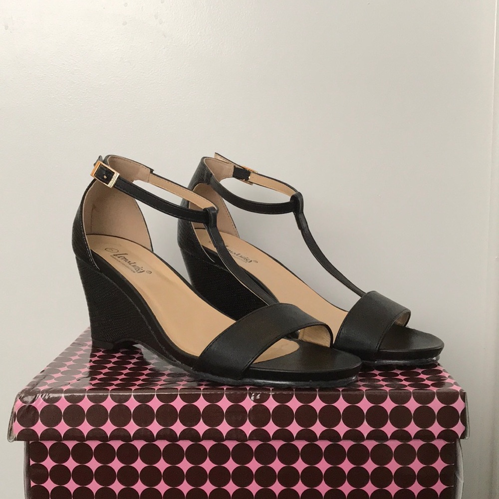 Shoe